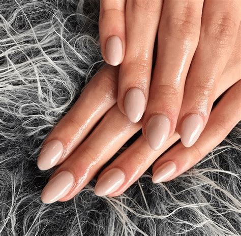 short nude acrylic nails|36 Short Acrylic Nail Ideas We're Obsessing Over .